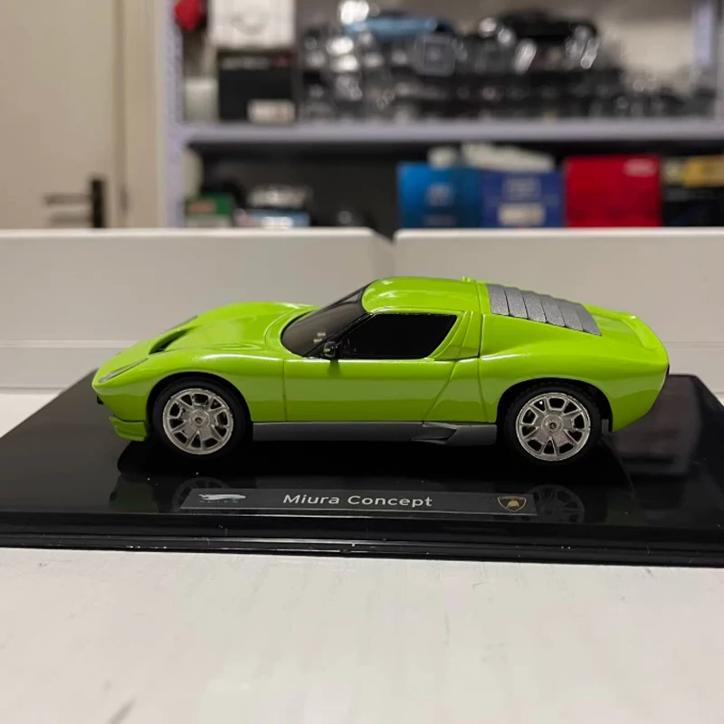 Model odlewany ciśnieniowo Miura Concept w skali 1:43, wykonany ze stopu, symulacja klasycznej dekoracji, hobby, pamiątki, kolekcja, ekspozycja statyczna.