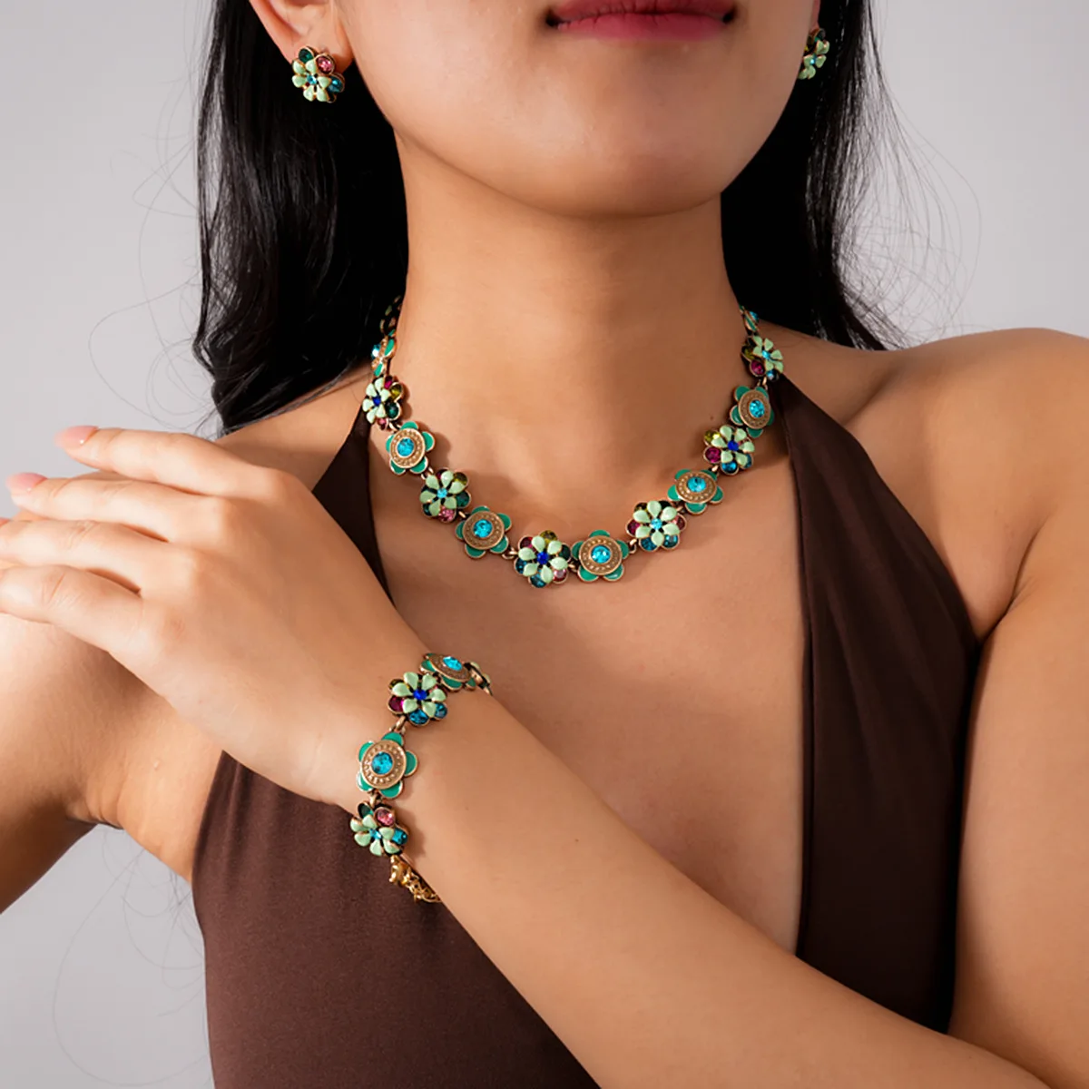 

3PCS Retro Palace Style Green Flower Necklace for Women Medieval Vintage Light Luxury Enamel Earring Bracelet Jewelry Set