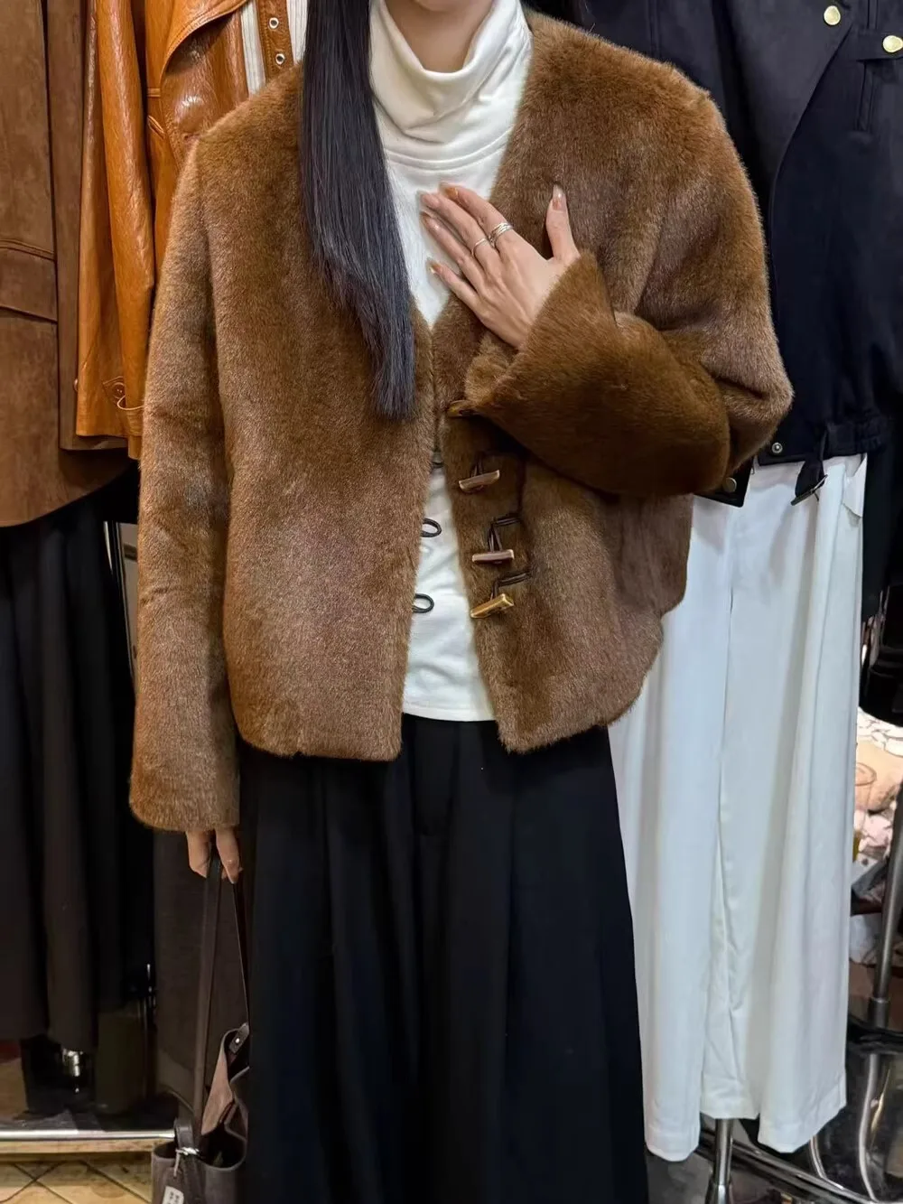 

Women's Autumn Winter V Neck Long Sleeve Loose Faux Mink Hair Coat Lady Furry Warm Single Breasted Faux Fur Outwear Top