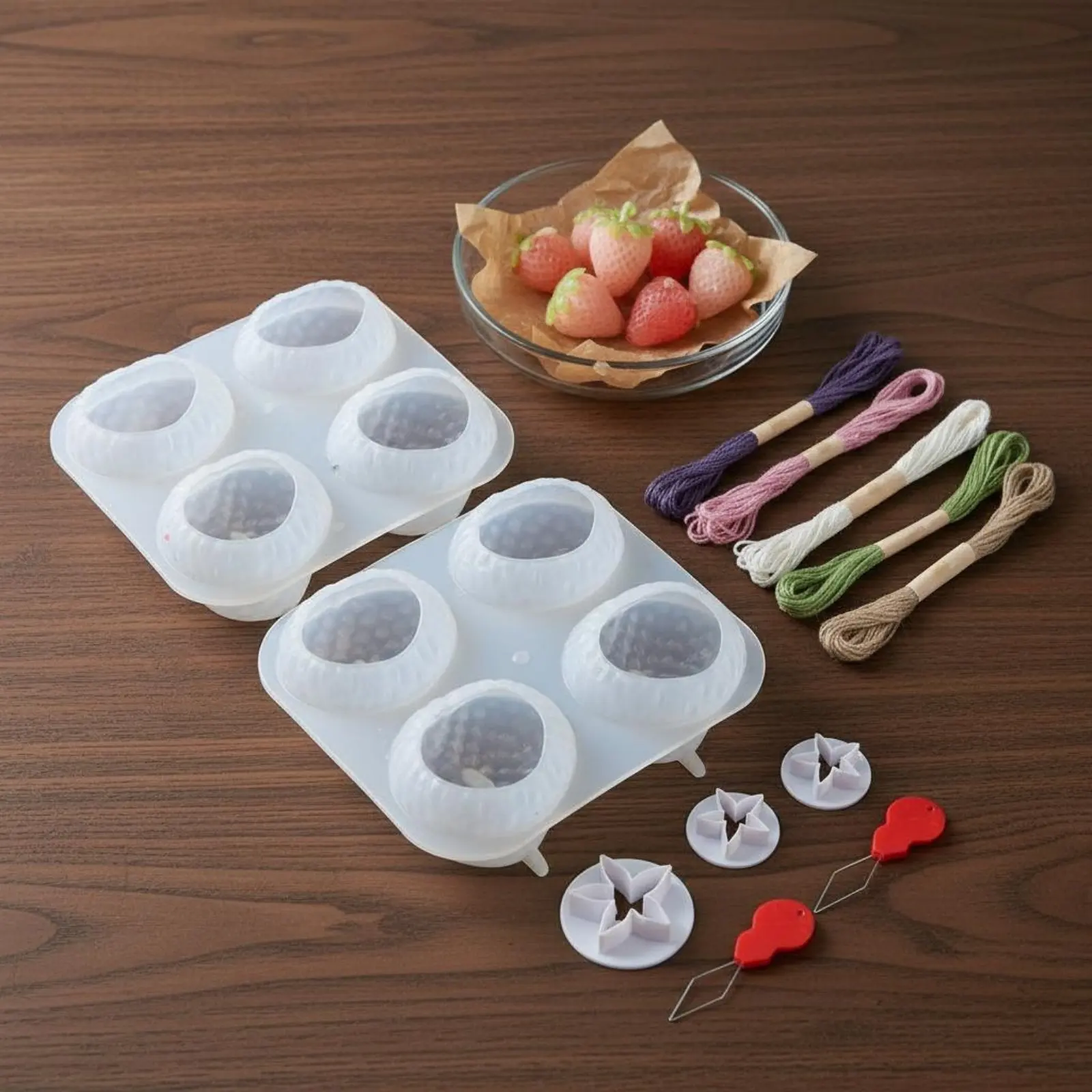 

13 Pieces Strawberry Soap Form Kit Easy to Clean DIY Fruit Soap Making Set Craft Supplies Even Surface for Beginners, Bathroom