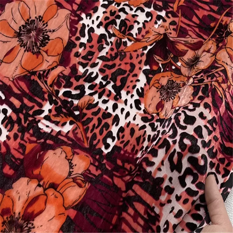 Luxury New Come Soft Floral Design Burn Out Silk Velvet Fabric Printed for Lady Fashion Garment Clothes