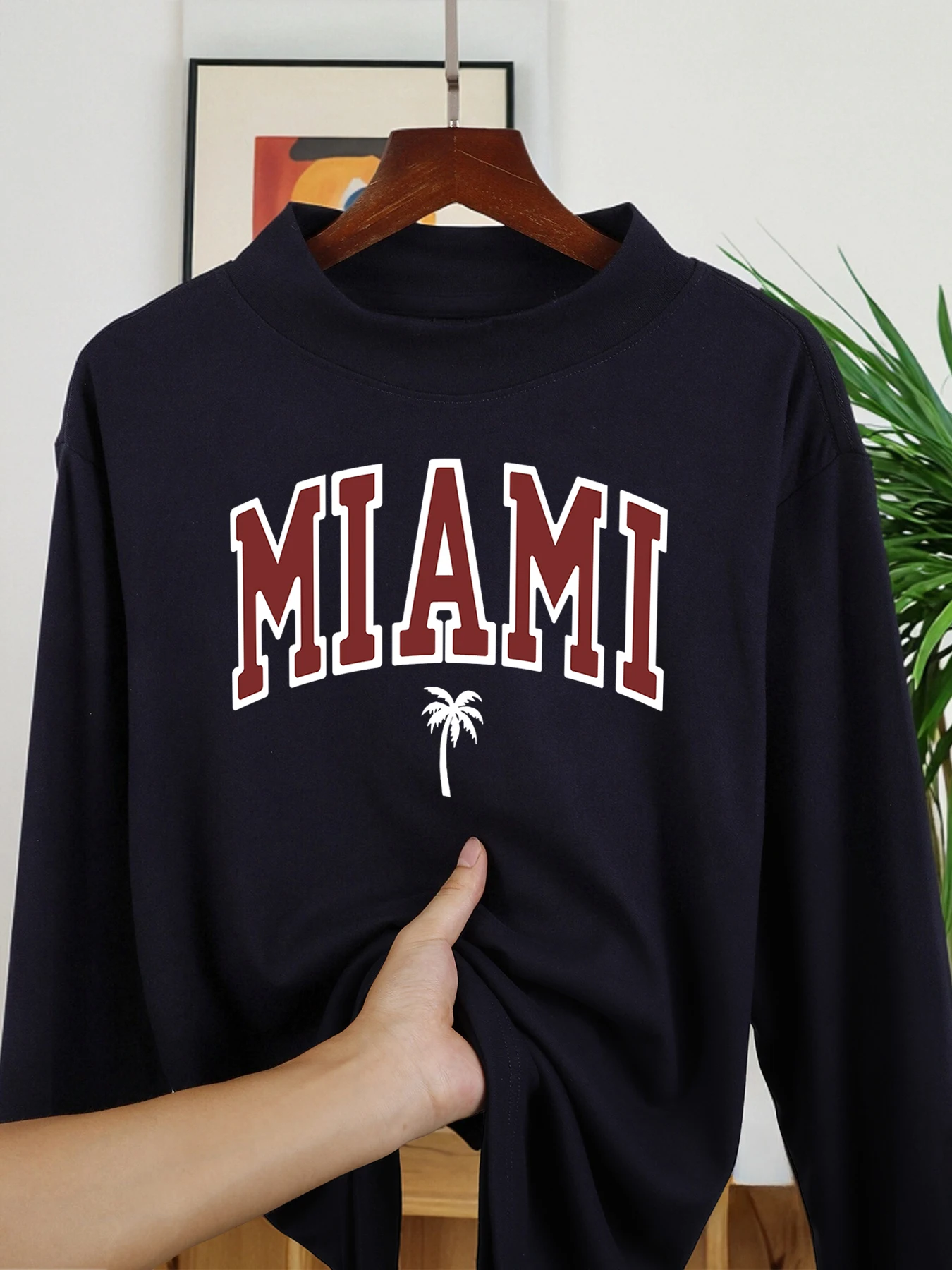 Miami Letter Creativity Print Base Layer Pulover رجالي رياضي مريح بأكمام طويلة ملابس رياضية غير رسمية مناسبة للخريف قمصان الشارع