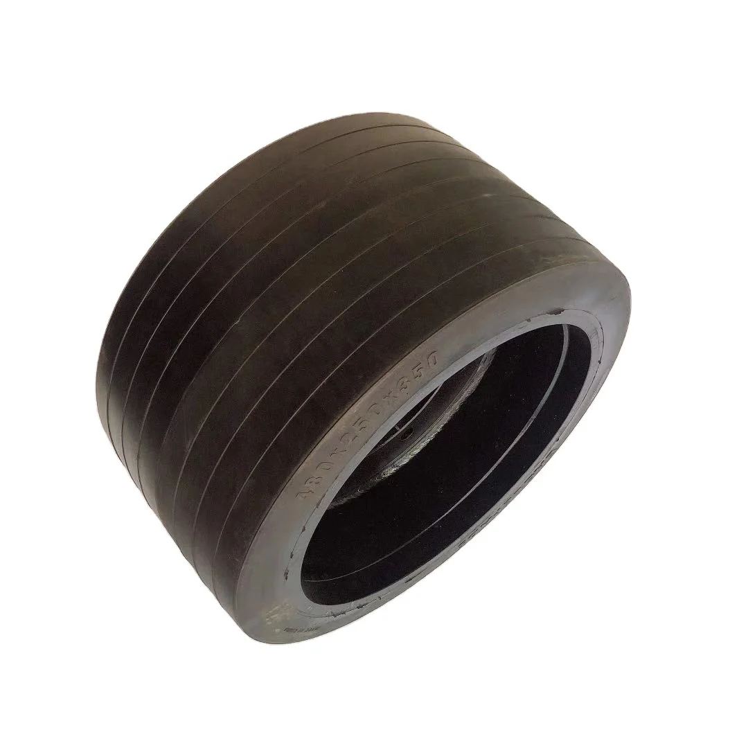 

2138565 Road Milling Machine Spare Parts for W35DC Front Wheel Soldi Tyre PN 2138565