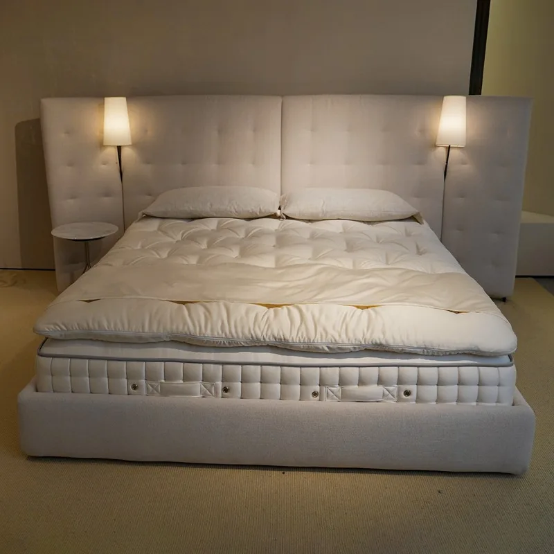 Modern Minimalist Luxury Bedroom Set Soft Bed Tufted Comfortable Wood Frame Customized Material