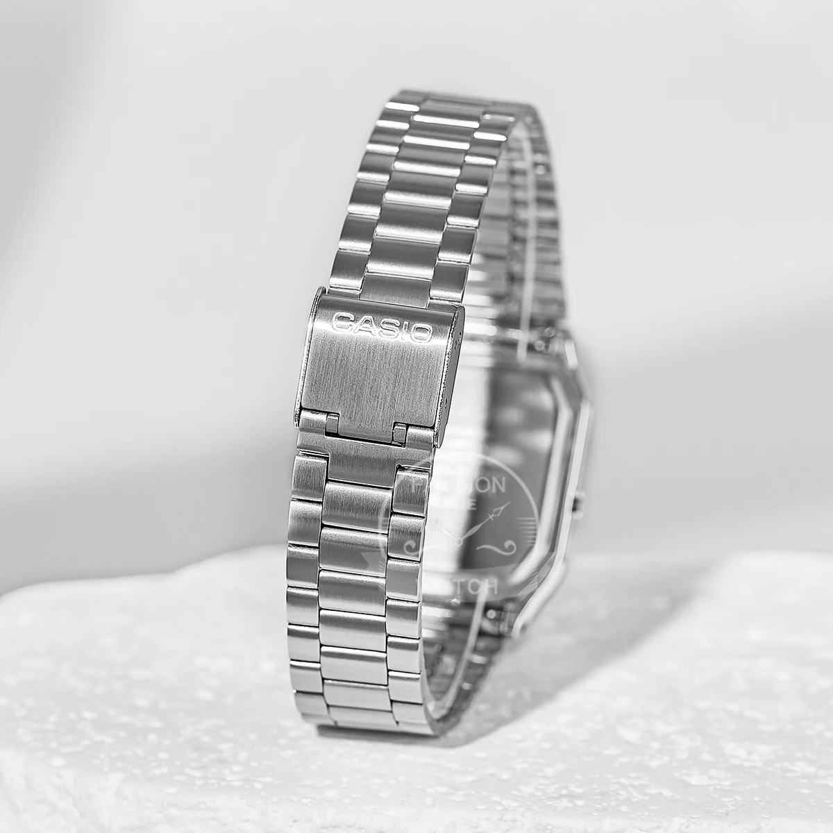 ساعة كاسيو للرجال شاشة عرض مزدوجة طراز ريترو تصميم شخصي حركة كوارتز مقاومة للماء AQ-230A-