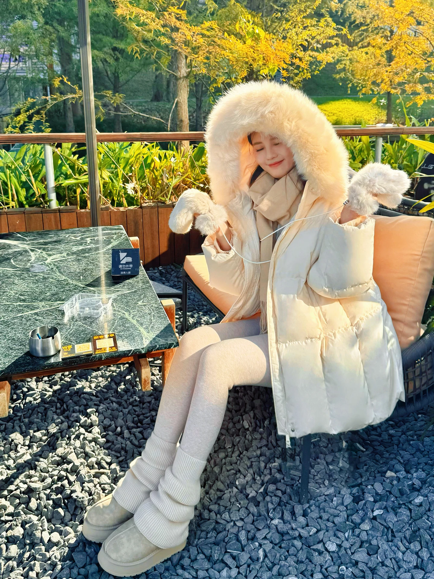 

Sli Женское пуховое зимнее пальто средней длины с меховым воротником, свободный крой в Корейском стиле, теплый длинный свек из полиэфирного волокна