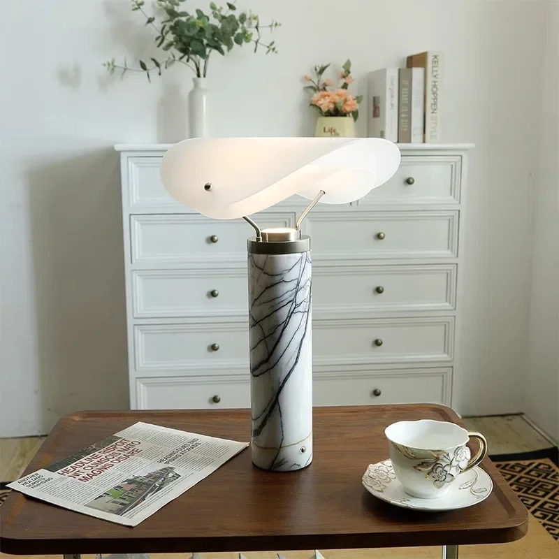 

Desk lamp, high-end lamp, stepless dimming, charging, touch dimming, home furnishings, living room, bedroom