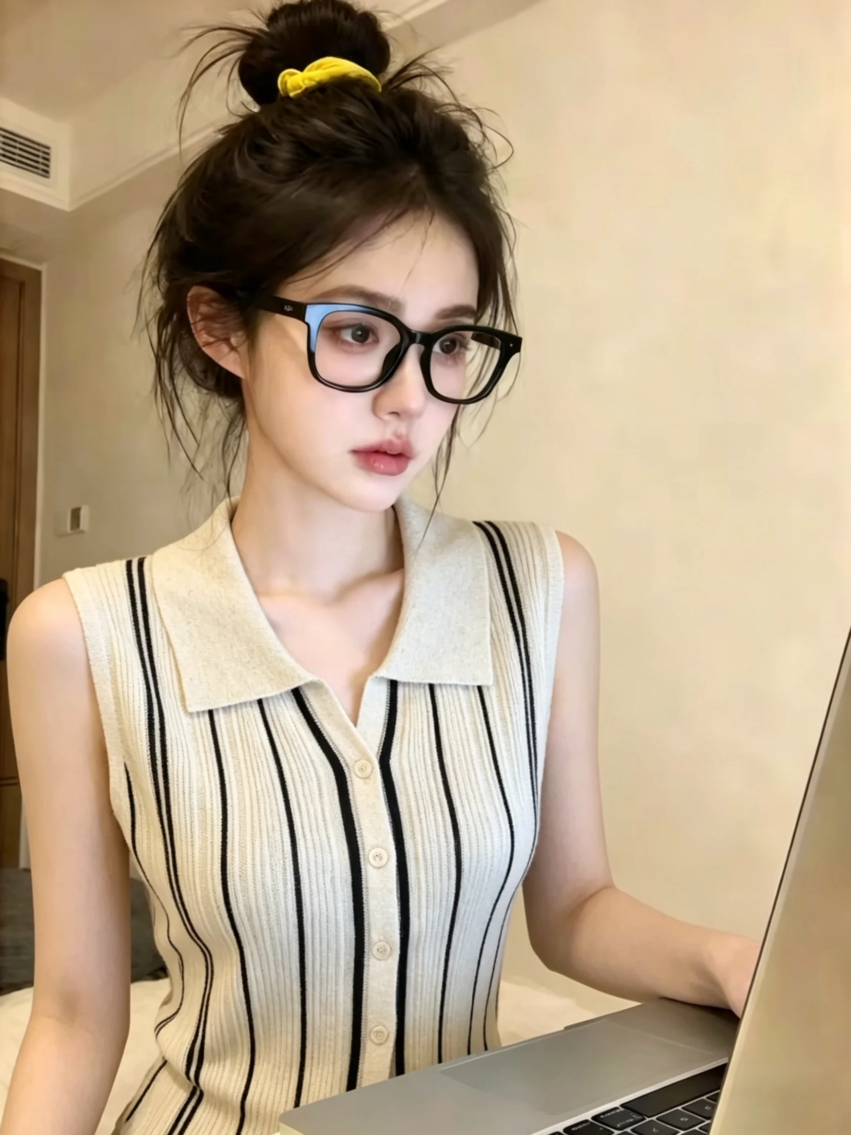 

Retro Striped Neck Sleeveless Knitted Open Cardigan Women's Summer Fashionable Top Self-Keeping Style Korean Version Str...