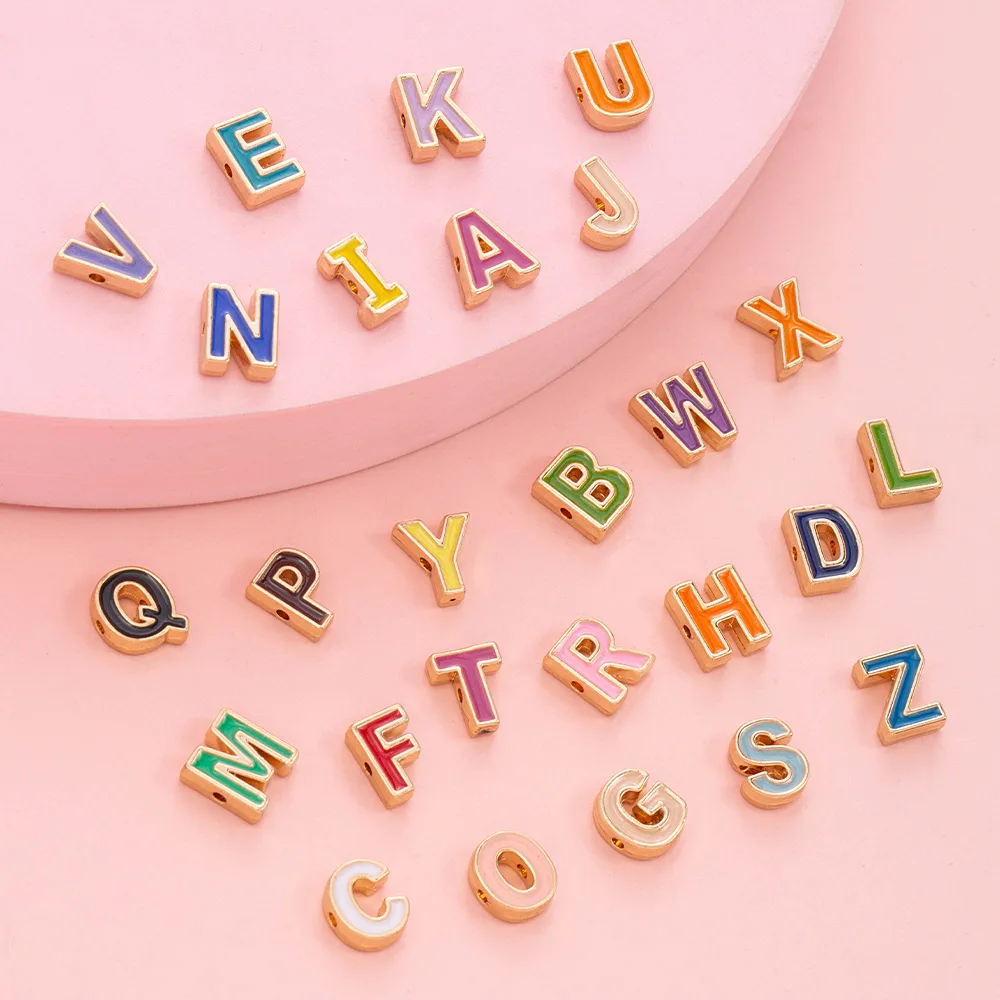 إكسسوار حروف مثقوبة مصنوع من سبيكة الزيت بالتنقيط مكون من 26 حرفًا مطرزًا على شكل سوار من خليط معدني إكسسوار مجوهرات