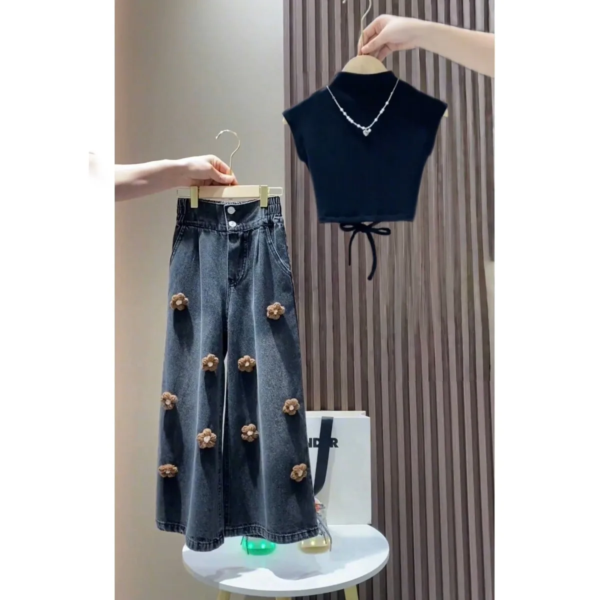 

Girls Summer Outfit New Fashion Show Waist Vest T-shirt + Denim Wide Leg Pants Two-piece Set Children's Clothing Set