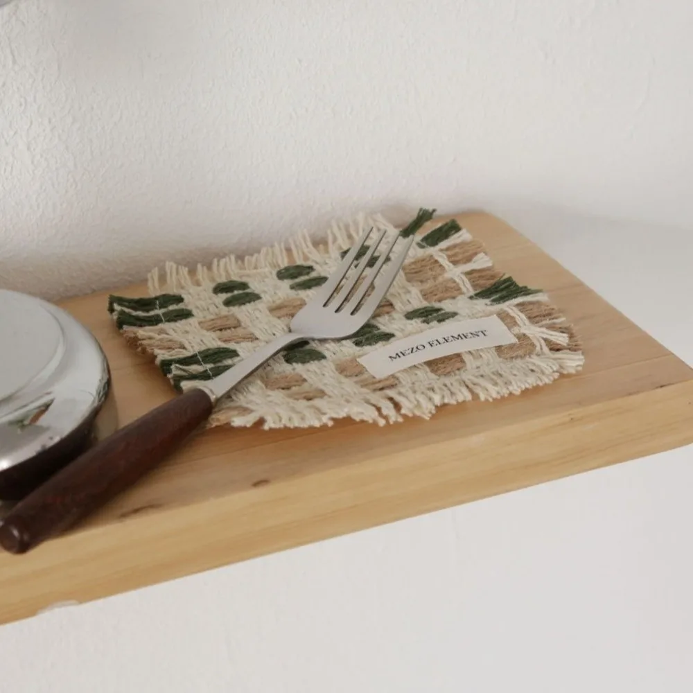 Nordic INS Style Handmade Woven Coaster Heat Resistant Square Shape Fringe Table Mat Non-Slip Braided Cup Mat Home Decoration