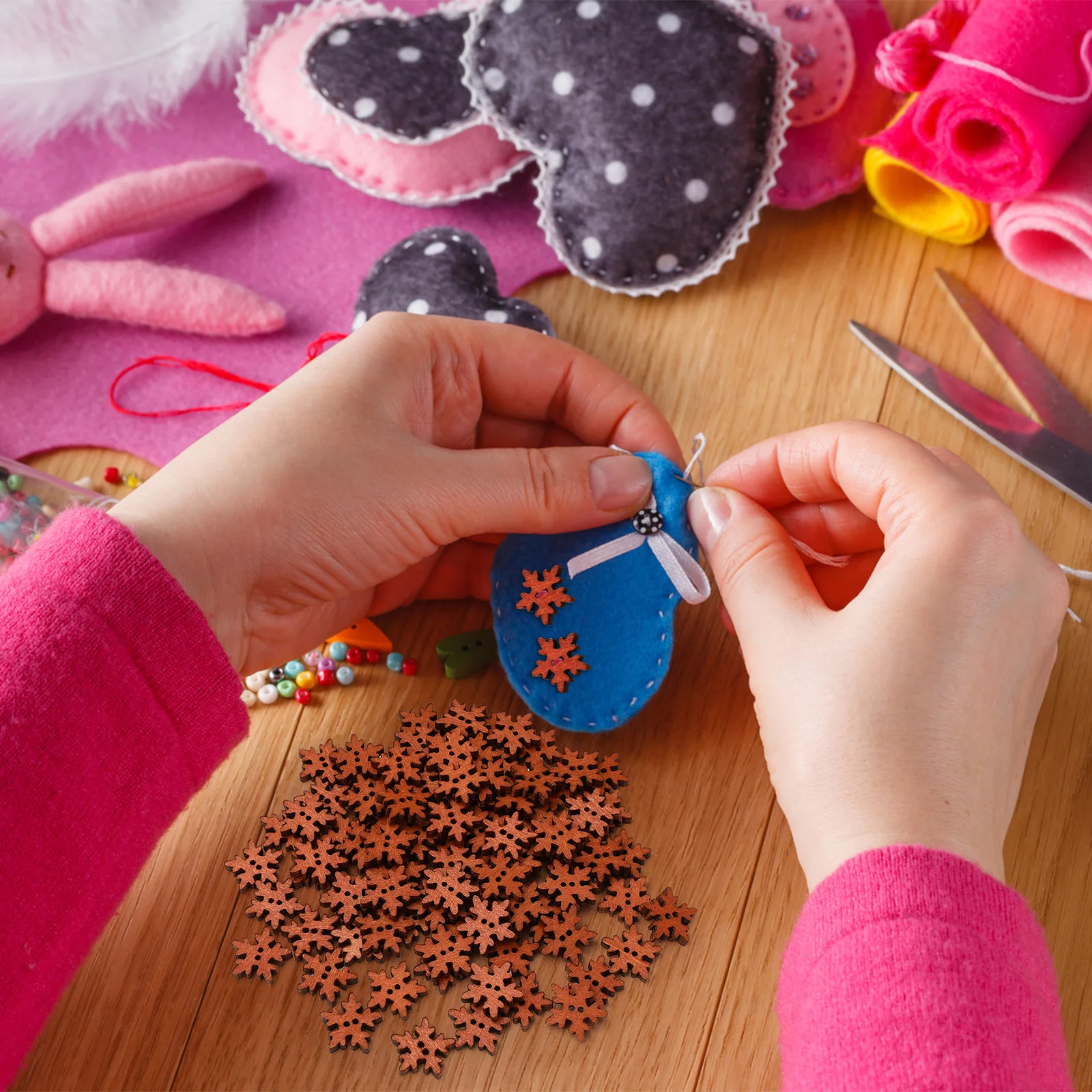 

100 Pcs Christmas Decor Brown Wood Snowflake Button Buttons Holiday Snowflakes in Crafting Wooden