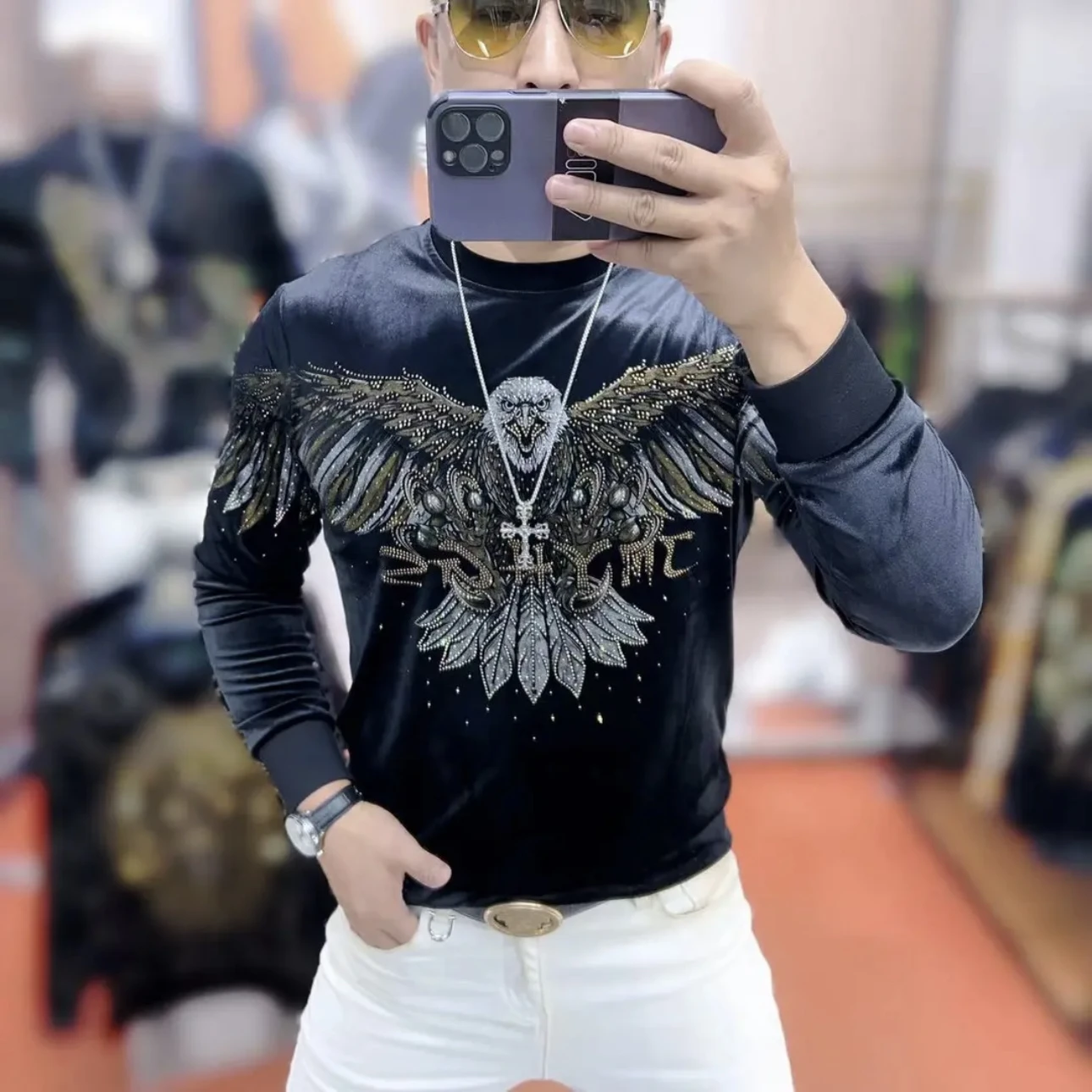 

Модный мужской вельветовый свитшот с круглым вырезом, вышивкой орла и стразами, облегающий, с эластичной отделкой по низу.