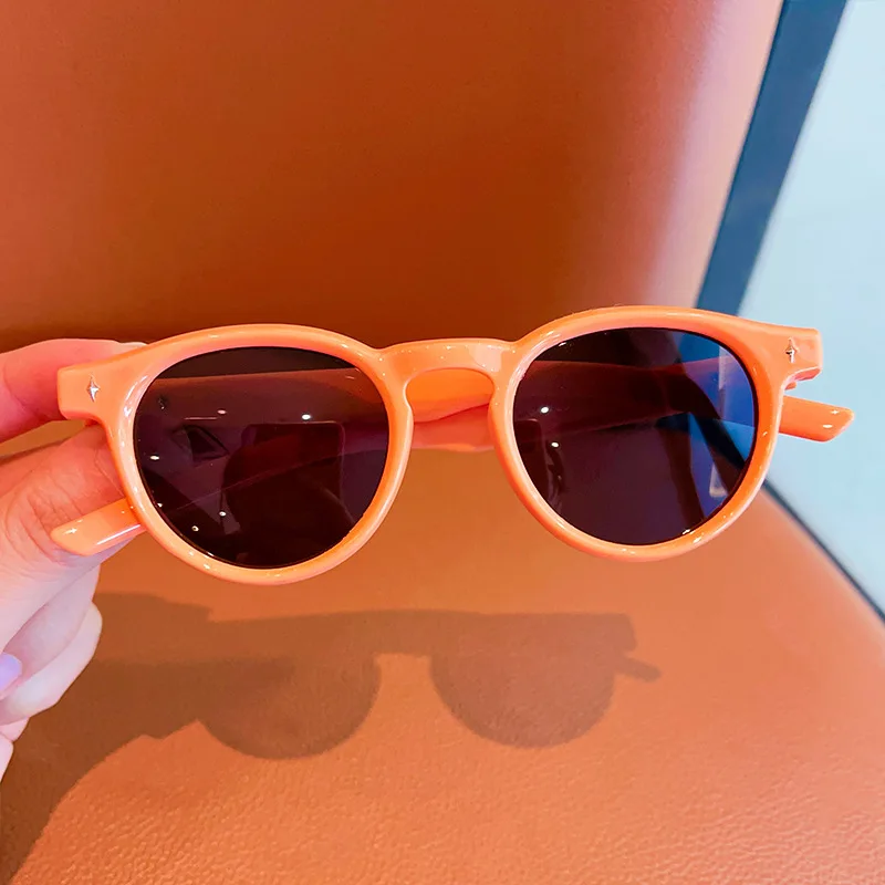 2026 Niedliche Runde Kinder-Sonnenbrille UV400-Schutz Bonbonfarben Leichte Sonnenbrillen für Kleinkinder Jungen Mädchen Sommer Strand – Detail 6