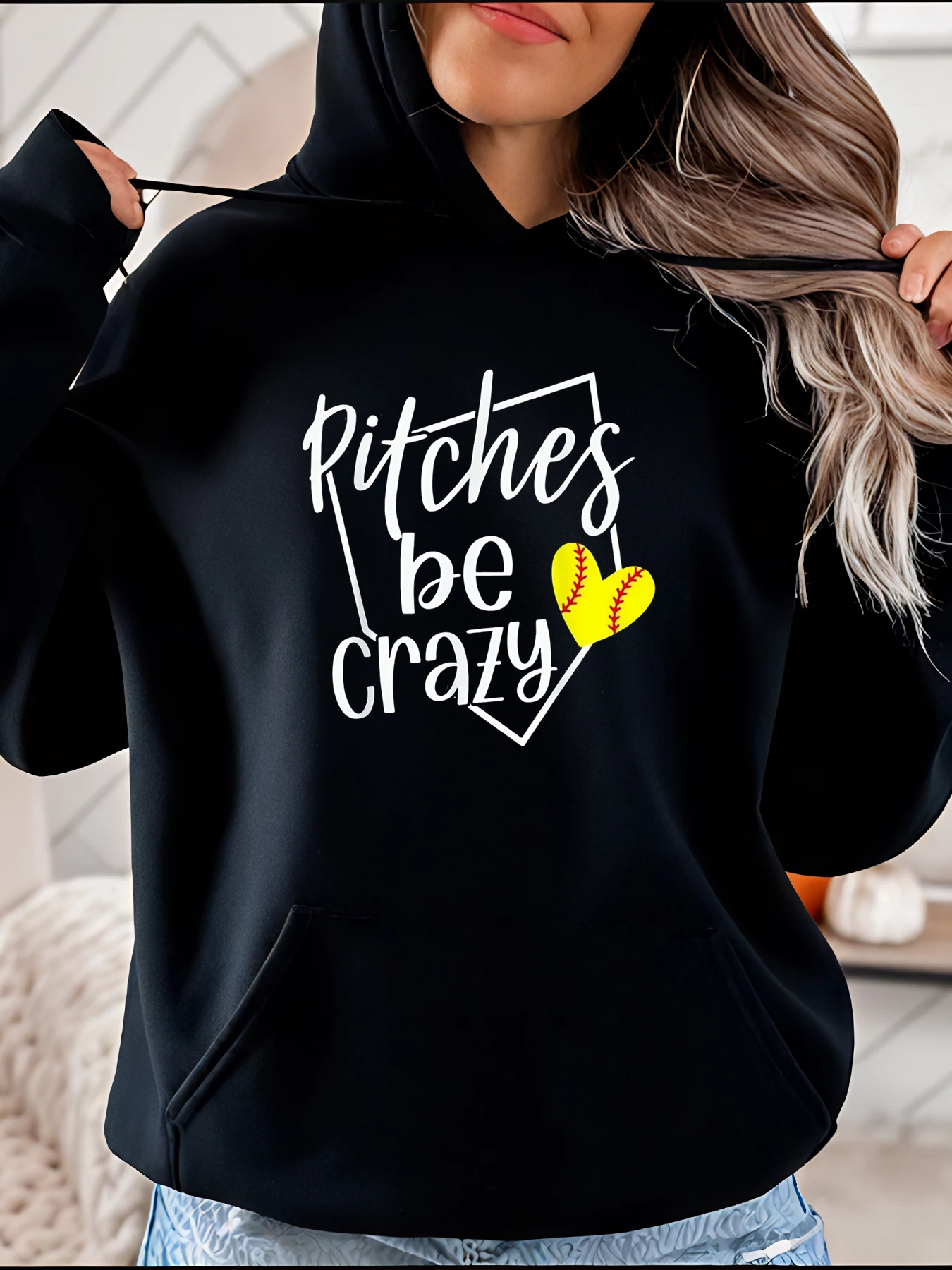 

Толстовка с капюшоном в стиле софтбола Pitcher Be Crazy с принтом в спортивном повседневном стиле с дизайном мяча в форме сердца для женщин, активного отдыха