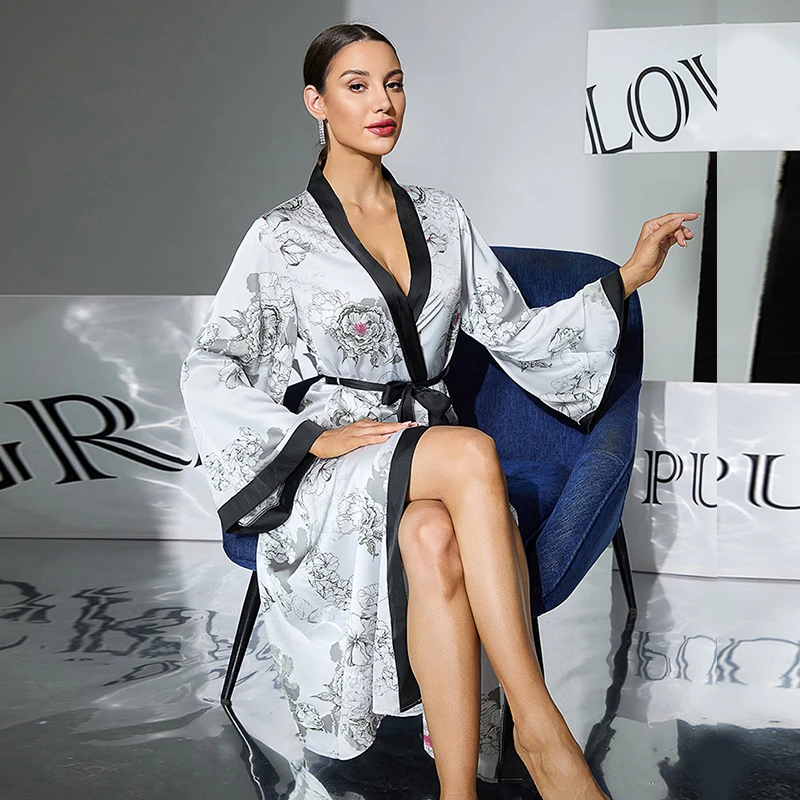 

Женские ночные рубашки, атласный халат с тушью, свадебный элегантный халат, домашняя одежда с романтическим принтом, роскошный шелковистый банный халат