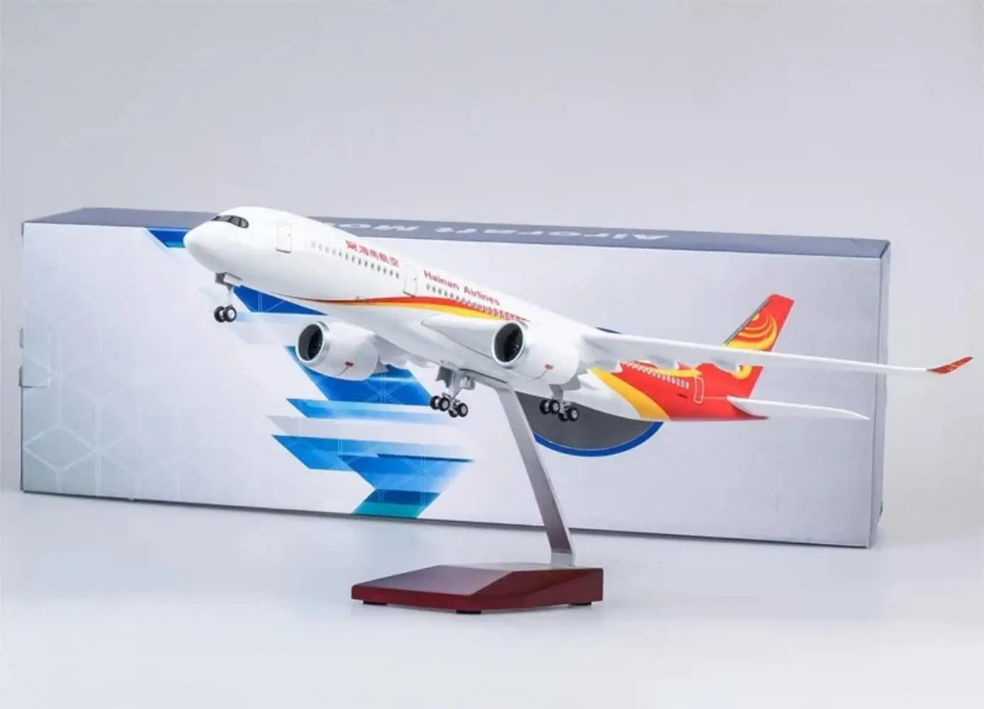 

1:142 Scale 47cm Toy Airplane Hainan Airlines Airbus A350 Simulation Aircraft Model Resin Die-Cast With Lights Decoration Gift
