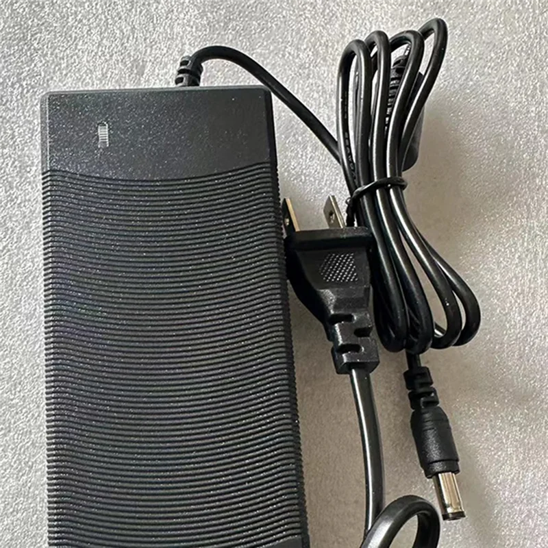 【سعر ساخن!】شاحن بطارية ليثيوم 12.6 فولت 3 أمبير 3 سلسلة بطارية ليثيوم 12 فولت تيار مستمر شاحن بطارية 5.5 × 2.5 مم + كابل طاقة تيار متردد 50/60 هرتز