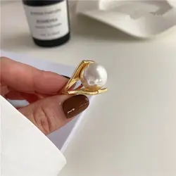 HUANZHI Exaggerated Personality Minimalist Design Large Imitation Pearl Gold Color Ring for Women Girls Fashion Jewelry New