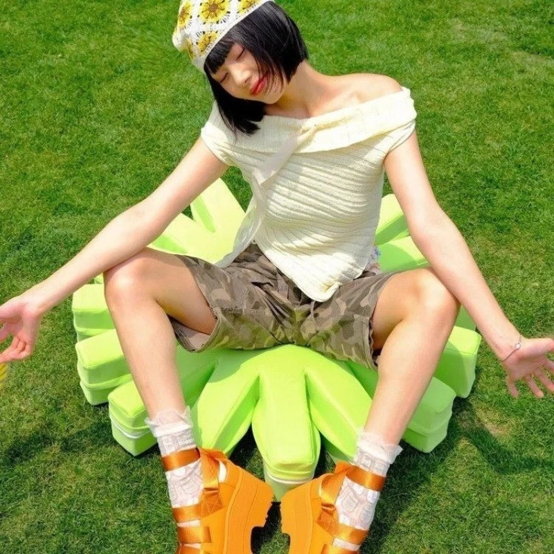 صنادل نسائية كاجوال بنعل سميك، مرتفعة الارتفاع، مكشوفة عند أصابع القدم، حزام كعب خلفي، عصرية ومتعددة الاستخدامات ومريحة ومضادة للانزلاق