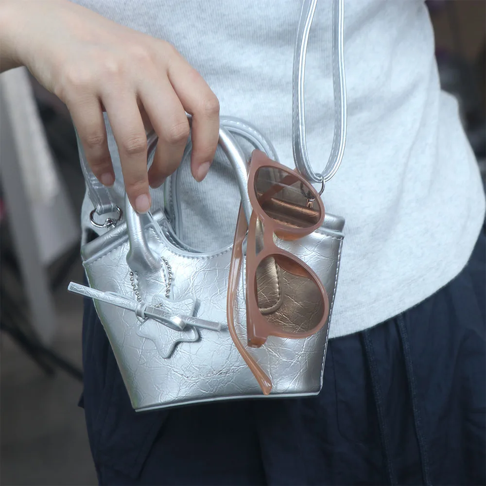 

Tote Bag Mini Basket Bag Crossbody Bag Letter Printing Silver PU Bag Cute Bow Star Pendant Korean Style Women's Shoulder Bag