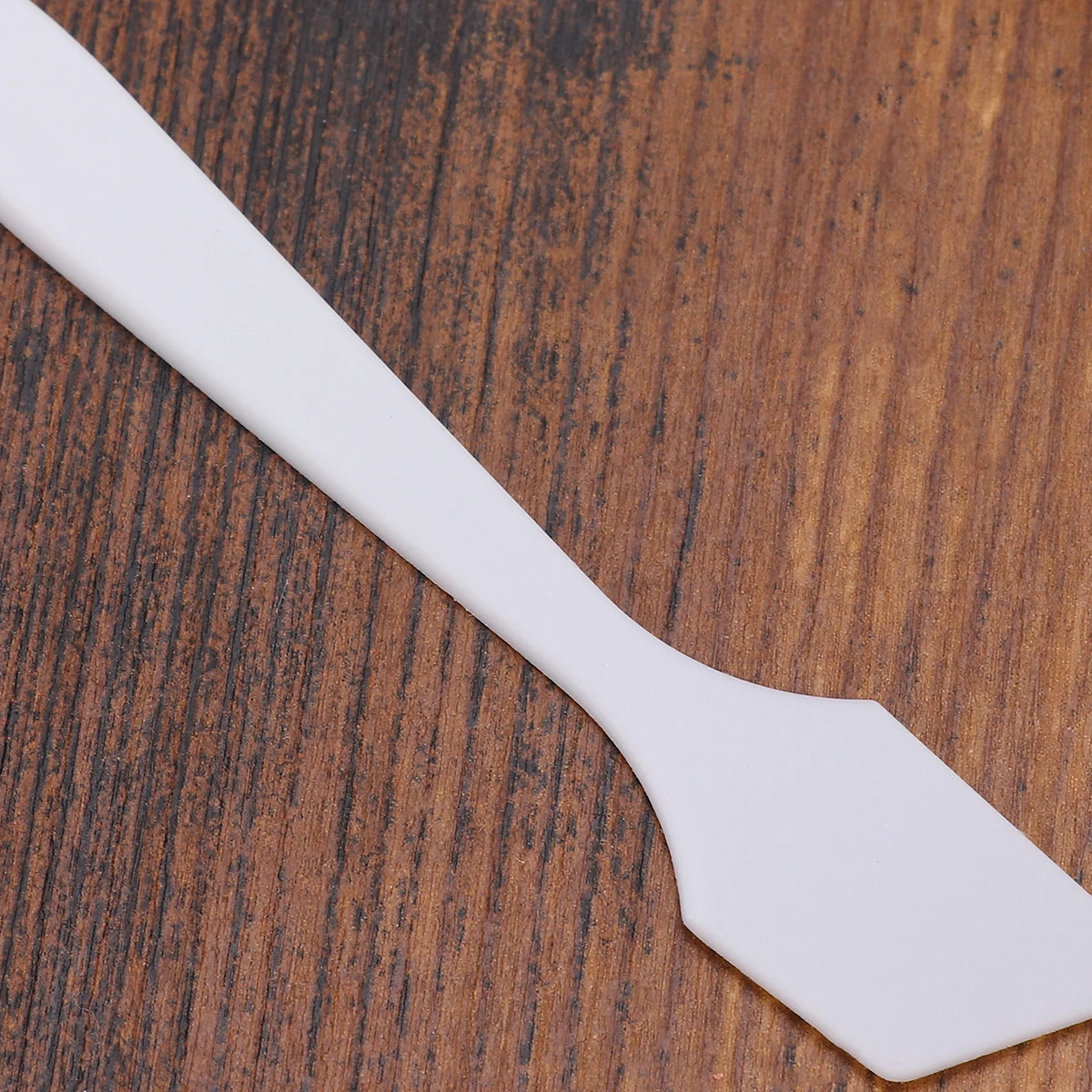 

100pcs Scoop Spatula Mask Scraper Makeup Spoon White Spatula Makeup Spoon Small Beauty Tool
