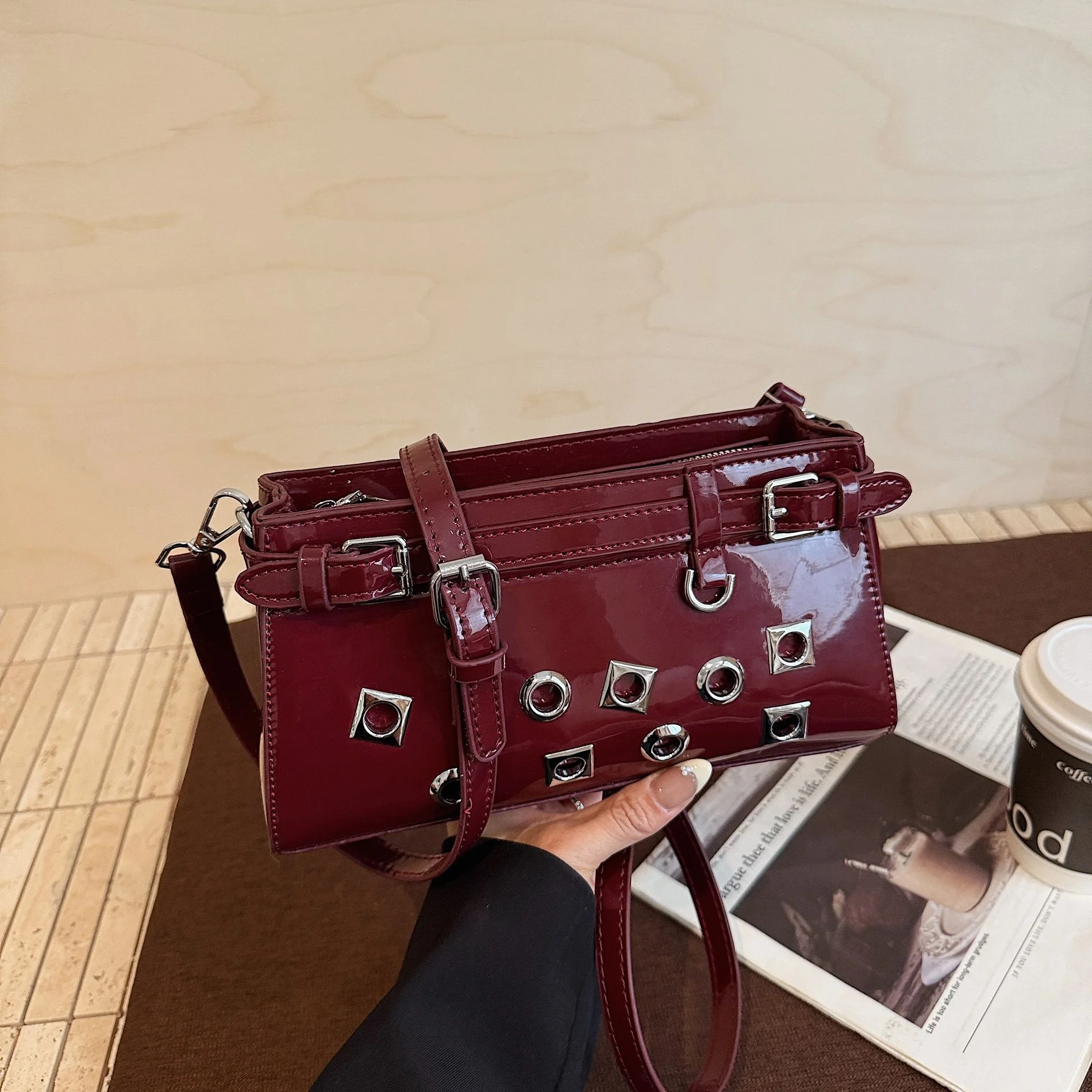 

Fashionable Metal Rivet Shoulder Bag High-end Personality Design Crossbody Bag Punk Style New Patent Leather Small Square Bag