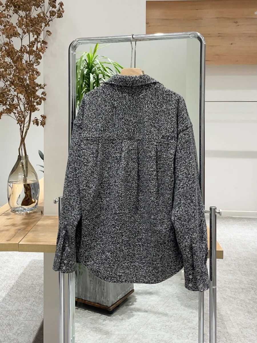 เสื้อผ้าผู้หญิง Nuo Xiaola ของแท้ คอลเลคชั่นฤดูใบไม้ร่วง 2025 รุ่นใหม่ สไตล์ลำลอง สีผสมเหลือง ผ้าโพลีเอสเตอร์ แขนยาว สำหรับธุรกิจ...