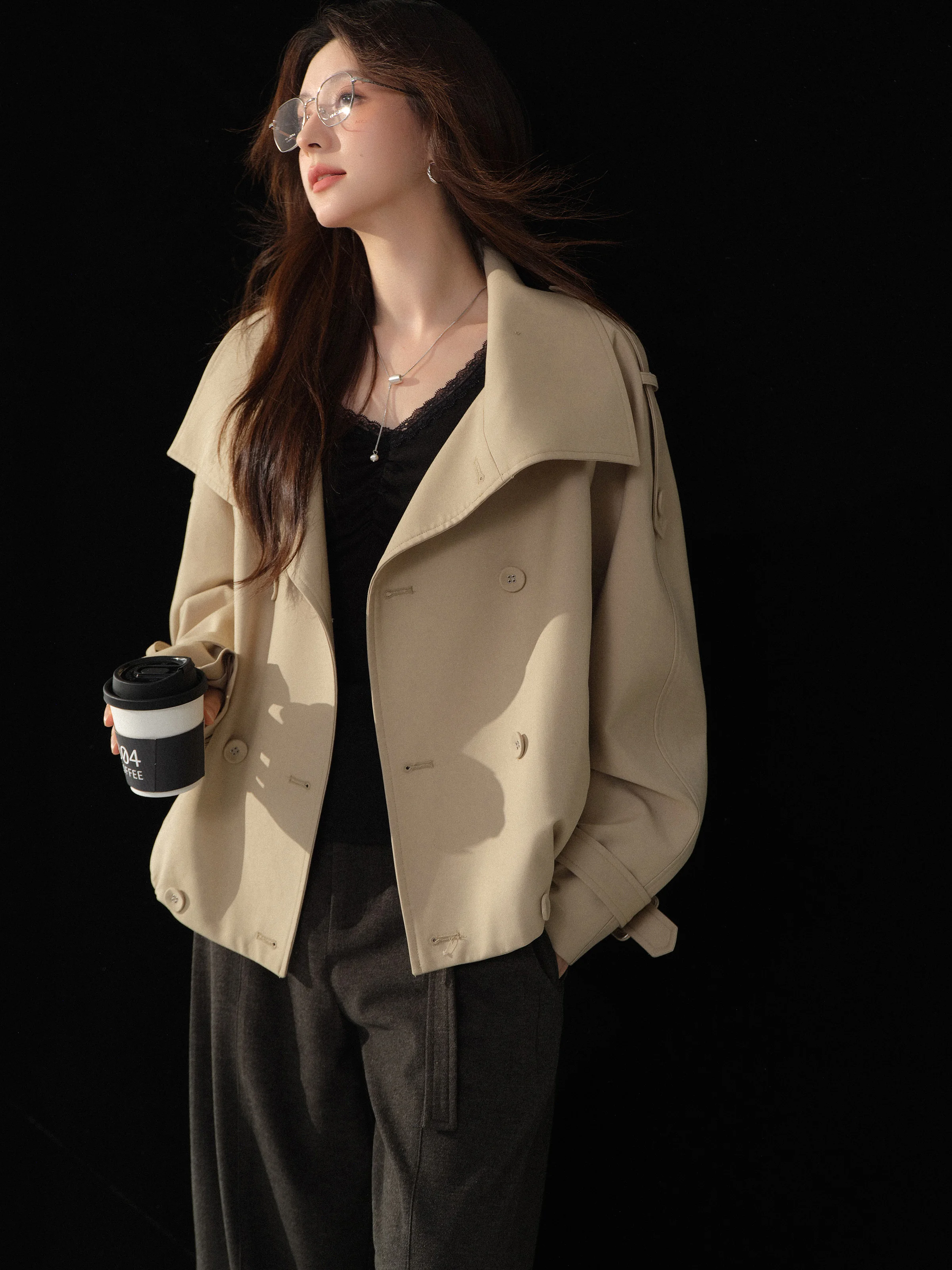 เสื้อโค้ทเทรนช์โค้ททรงดับเบิ้ลเบรสต์สำหรับผู้หญิง สไตล์เรโทร แขนเสื้อแบบแร็กแลน ทรงหลวม ดีไซน์เก๋ไก๋ ปกเสื้อแบบลาペル เหมาะสำหรับฤดูใบไม้ร่วง สวมใส่สบายๆ