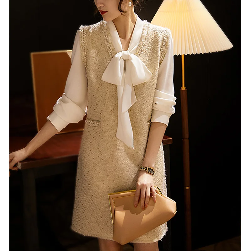 Mid Length Autumn And Winter Leisure Celebrity Fragrant Girl Shiny Beaded Chain Beige V-Neck Woolen Vest Dress Women