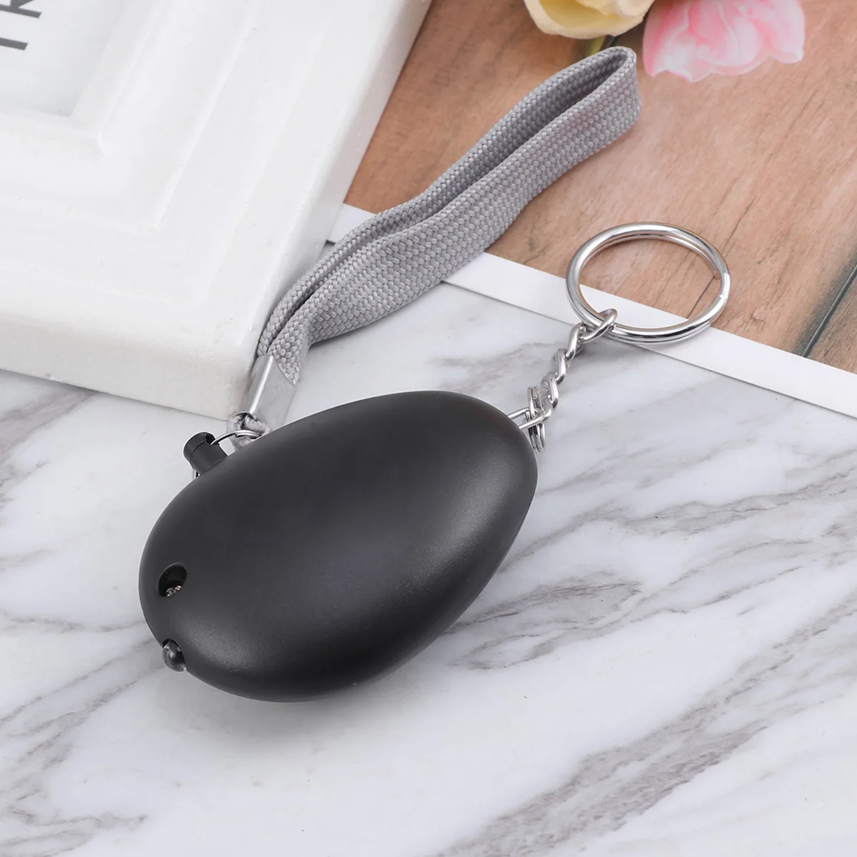 

5Pcs 130db Wolf Proof Alarm Portable Tool with Built-in and LED Night Light Proof Alarm