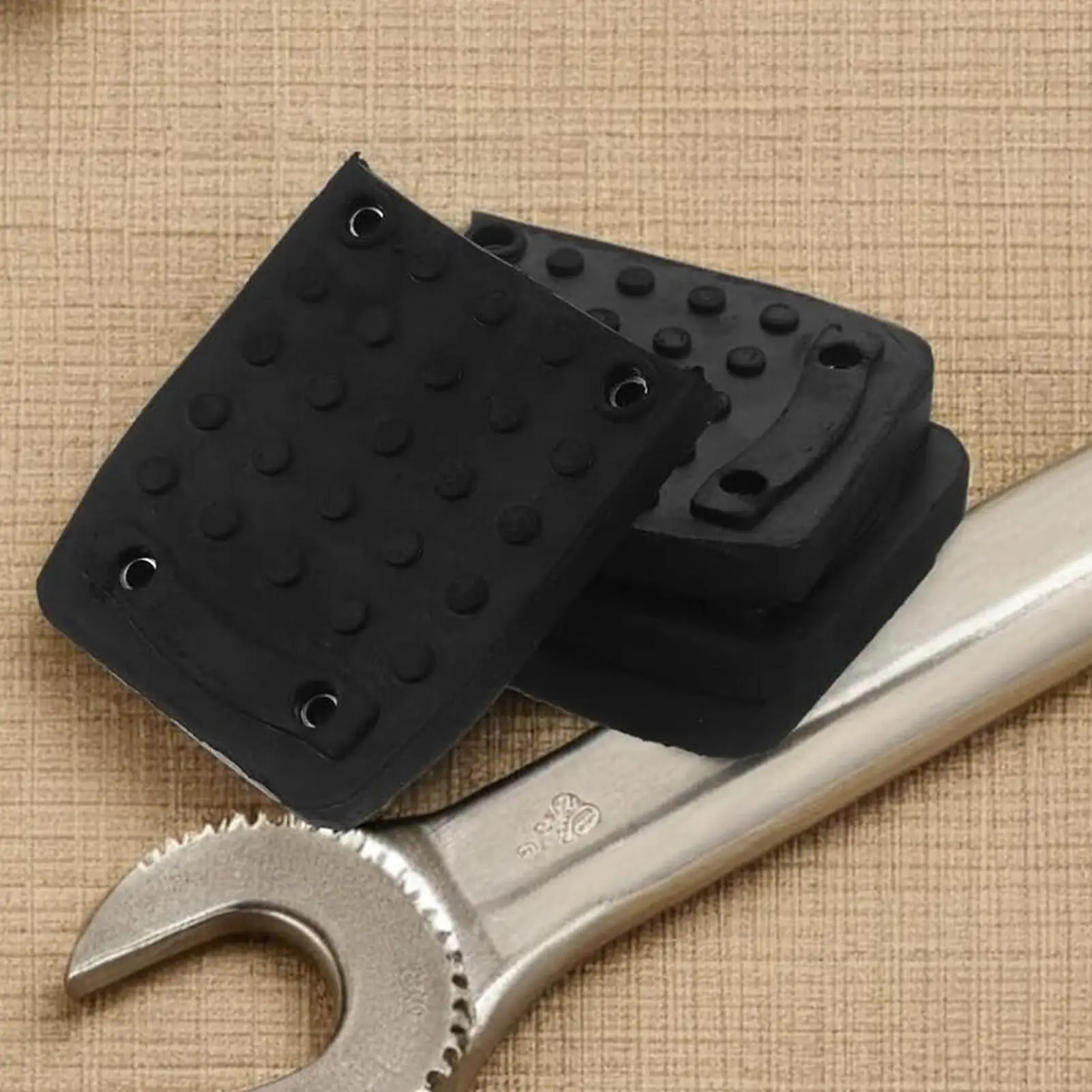 Cuscinetti antiscivolo con suola per trampoli Tappetino antiscivolo da 4 pezzi Tappetino per treppiede da costruzione con vite per intonacare la pittura di cablaggio di strada