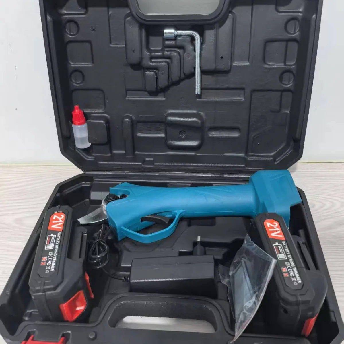 

Suitable forElectric pruning shears, rechargeable wireless lithium battery, handheld garden electric shears, fruit tree branches