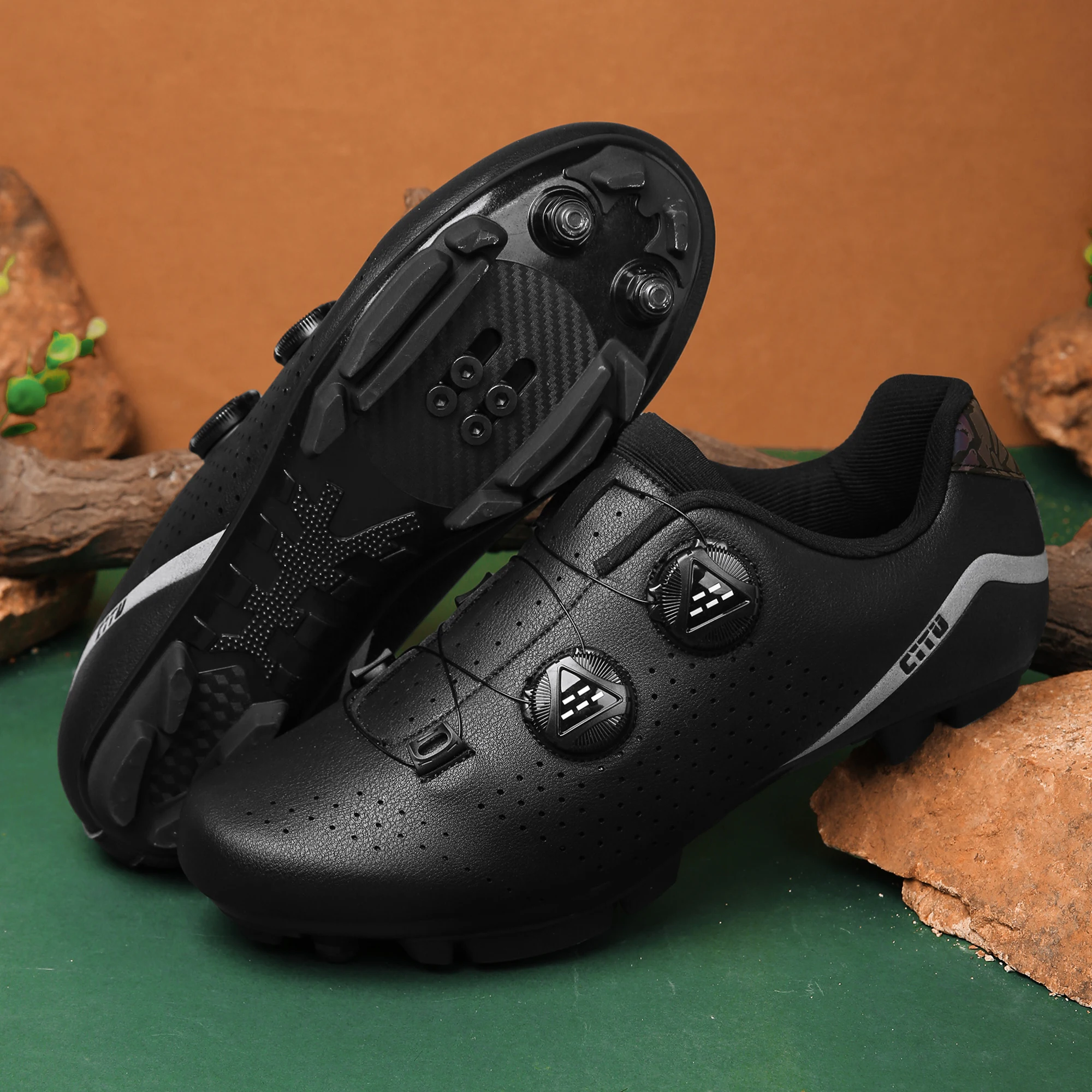 

Breathable Men's Cycling Shoes Compatible with SPD Cleat for Mountain Biking and Racing