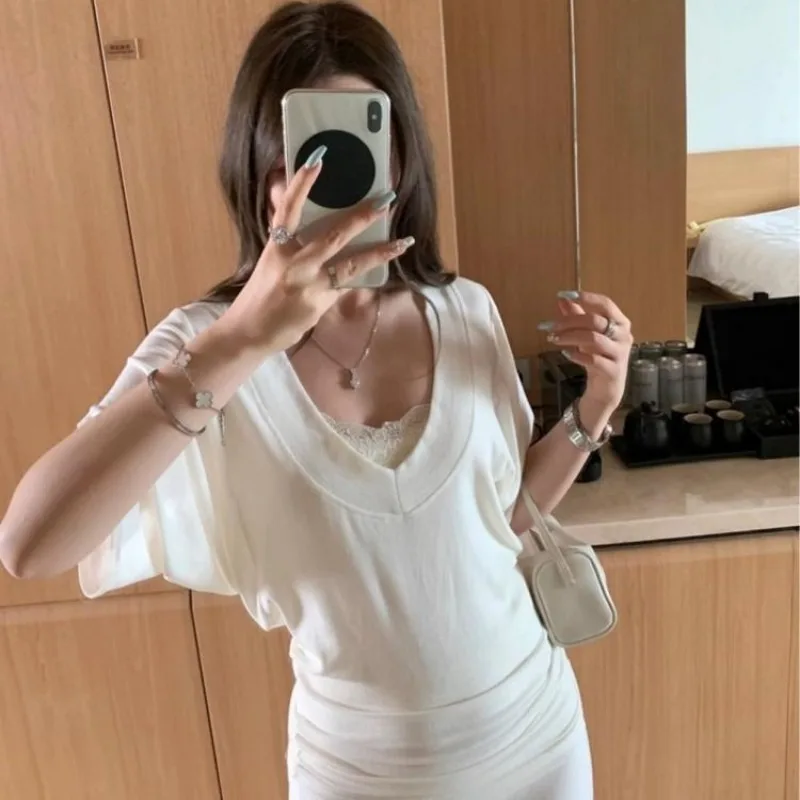 Luie stijl Los T-shirt met V-hals en korte mouwen Damesbasislaag Vleermuismouwen Cover-up + Kanten achterkant Tweedelige topset voor dames