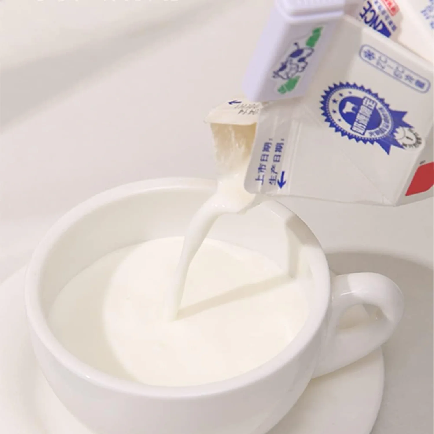 

2PCS Milk Carton Sealing clip retractable fresh-keeping clip Bag Food Clip Kitchen Tool Food Sealing Clips Creative Reuseable Fo