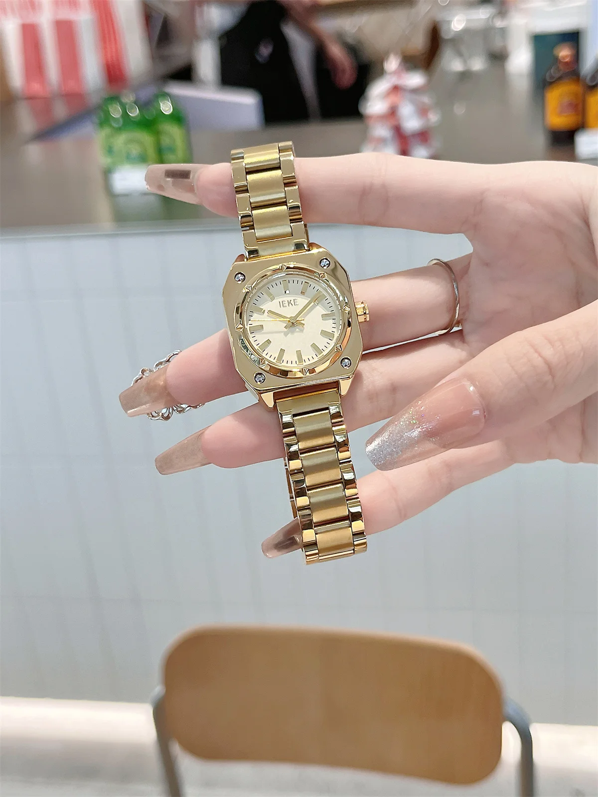 Retro-Style Women'S Watch Simple, Fashionable, Light Luxury, High-End Square Versatile Quartz Watch, Elegant Ladies' Wristwatch.