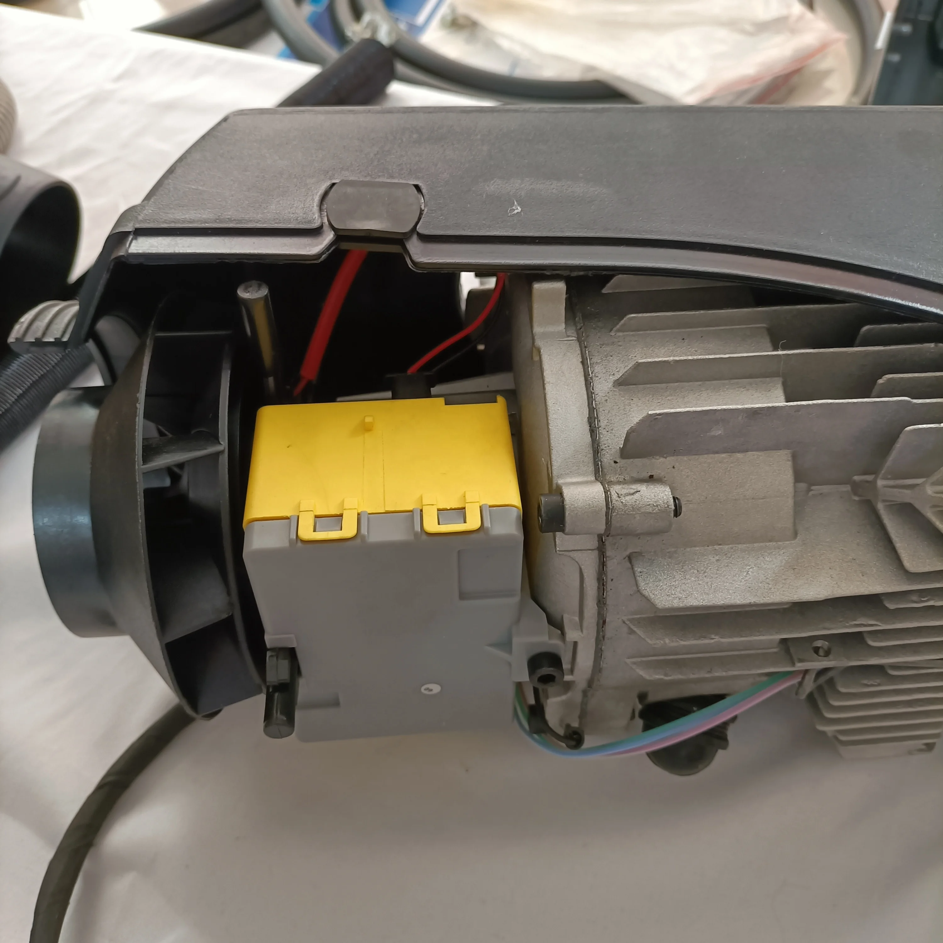 12V/24V 2KW-5KW Portable Diesel Heater - OEM Quality Parking Heater for Trucks & Cars (Fast Heating, Low Noise