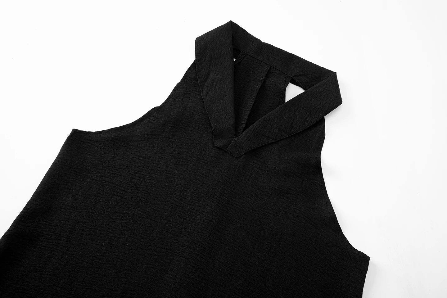 Europäisches und amerikanisches neues lässiges Resort-Kleid für Damen, ärmellos, atmungsaktiv, einfarbig, V-Ausschnitt, Frühjahr/Sommer 2026 – Detail 13