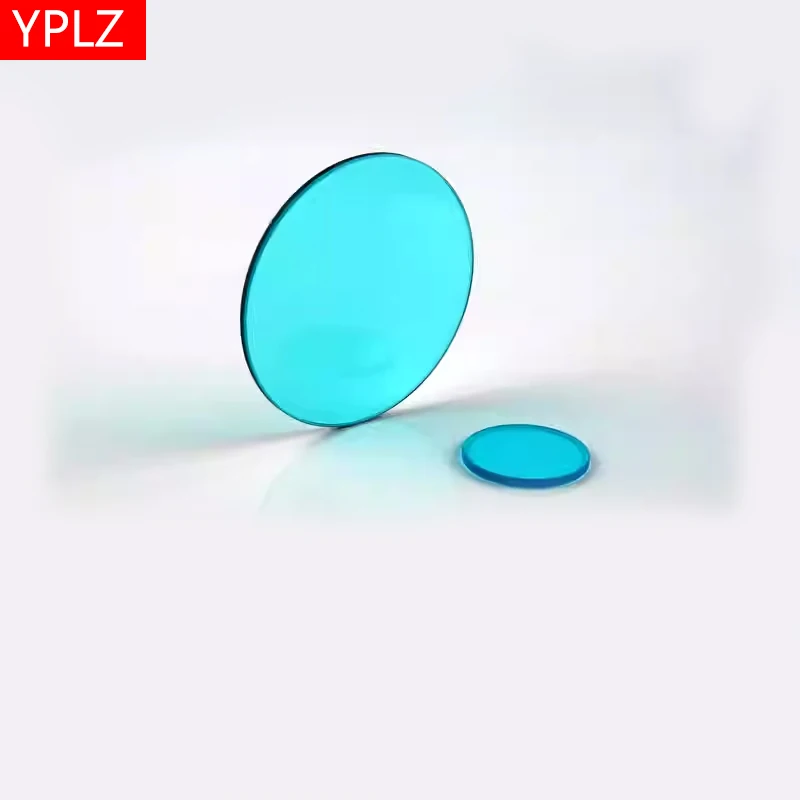 Colored optical glass blue filter, visible light passes through the filter, blue glass plate transmits blue light
