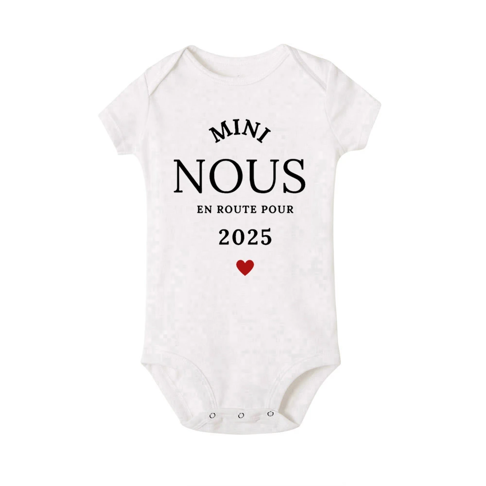 Mini Nous En Poute Pour 2025 Printed Baby Romper Pregnancy Announcement Clothes Newborn Short Sleeve Bodysuit Toddler Jumpsuit