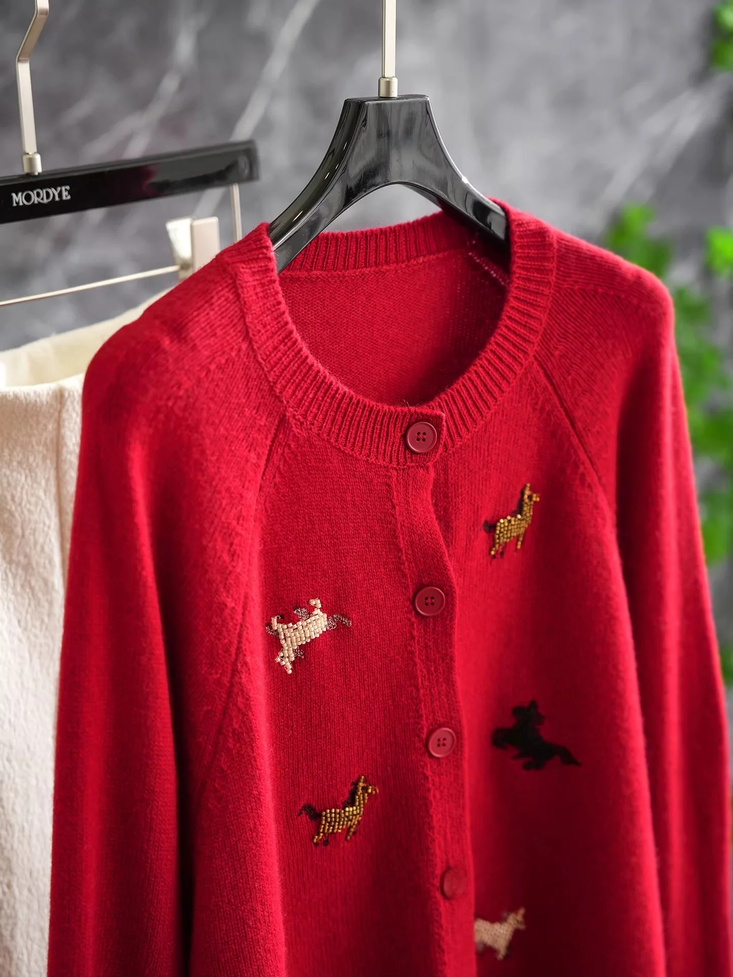 

Кардиган Ele Embroidered из 100% шерсти, вязаный, красный, для повседневной носки, стандартный крой, мягкий, средней толщины