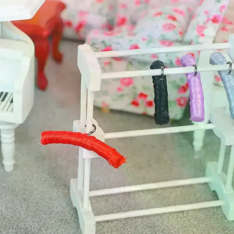 4Pcs 1/12 Dollhouse Simulation Mini Coat Hanger Set Dollhouse Furniture Decoration Micro Scene Photo Props Pretend Play Toys