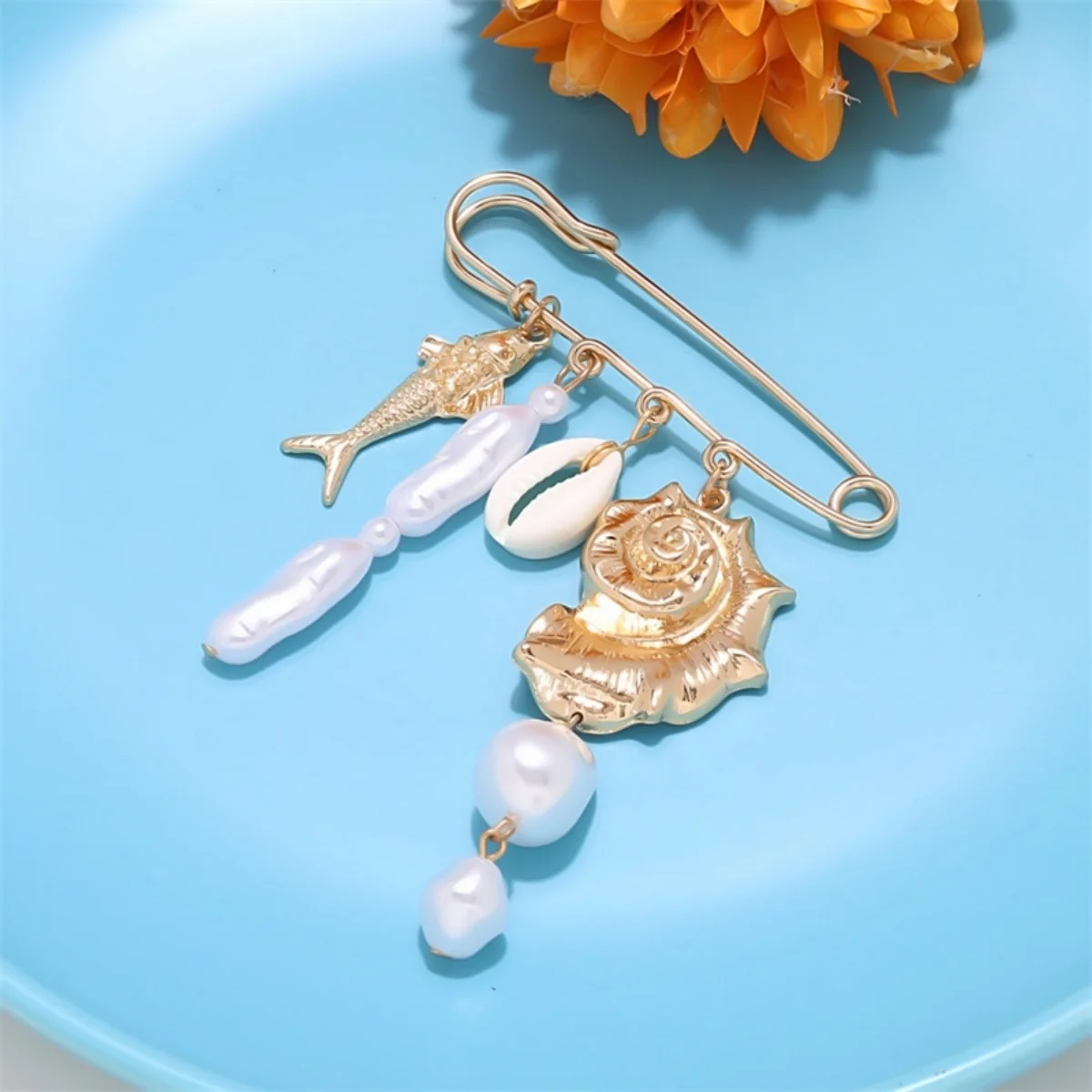 Metall-Muschel-Fisch-Broschen mit unregelmäßigen Imitationsperlen für Damen und Herren, Hummer-Korallen-Blumen-Krabben-Herz-Sonnen-Anstecknadeln, Sommerschmuck – Detail 15