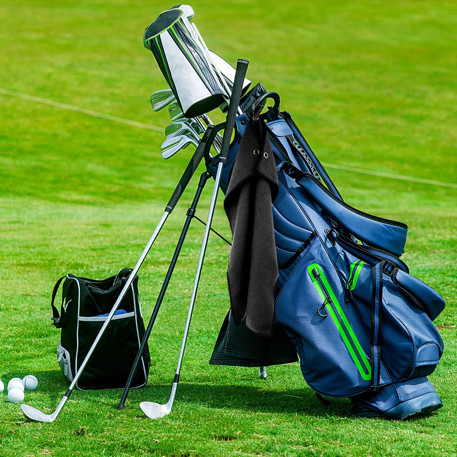 منشفة جولف من الألياف الدقيقة سريعة الجفاف لتنظيف قبضة كرة رأس النادي قابلة للتعليق مع خطاف للاستخدام الرياضي في الهواء الطلق من مادة البوليستر للجولف