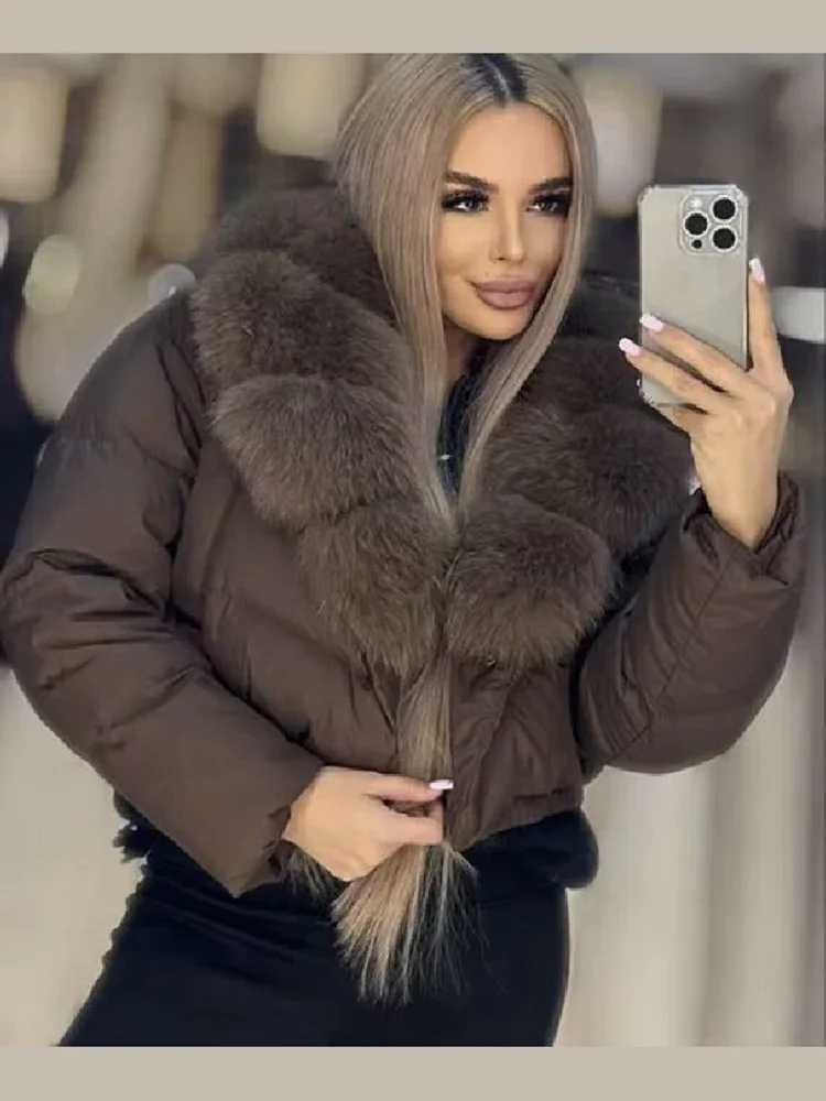 Luxuriöser, dicker Kunstfuchspelzkragen, kurzer Puffermantel für Damen, übergroßer Reverskragen, Reißverschluss, kurze, warme, winddichte Winterjacke. – Detail 2