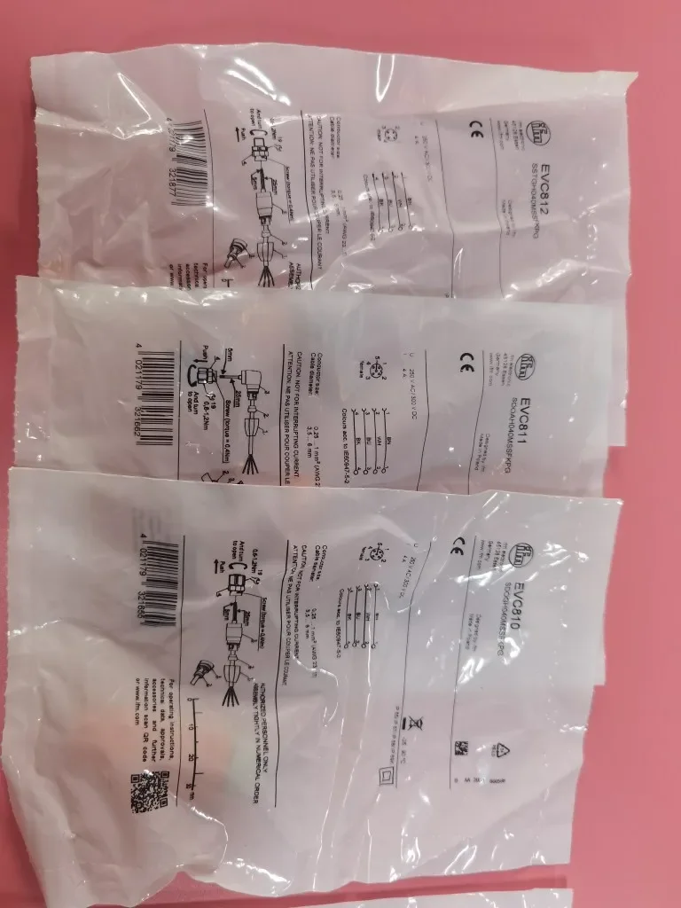 

New original IFM Connection plug EVC814 EVC815 EVC812 EVC813 EVC810 EVC811 EVC816 E11252 E11504 E11508 E11509