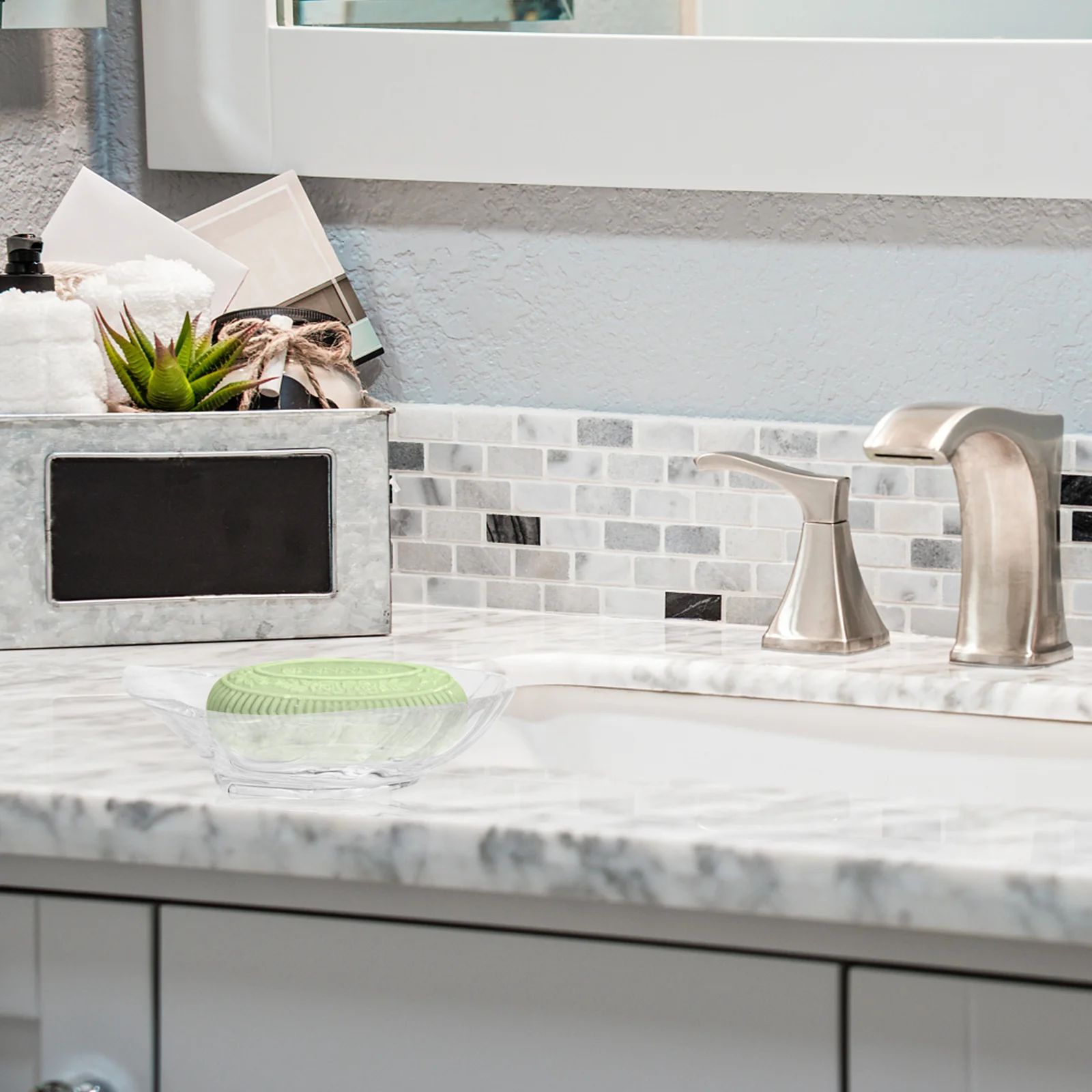 

Stylish Shell Shaped Soap Holder for Bathroom Shower Sink Plastic Soap Dish Tray Organizing Container for Home Use