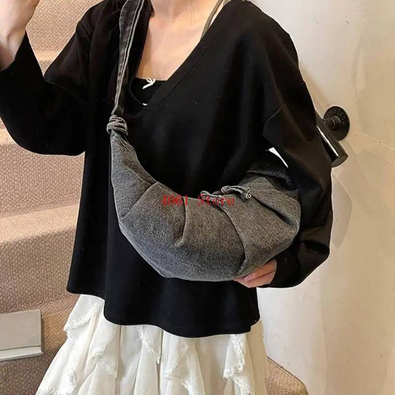 

Fashion Crossbody Bag for Women Armpit Bag Pleated Shoulder Bag Dumplings Bag