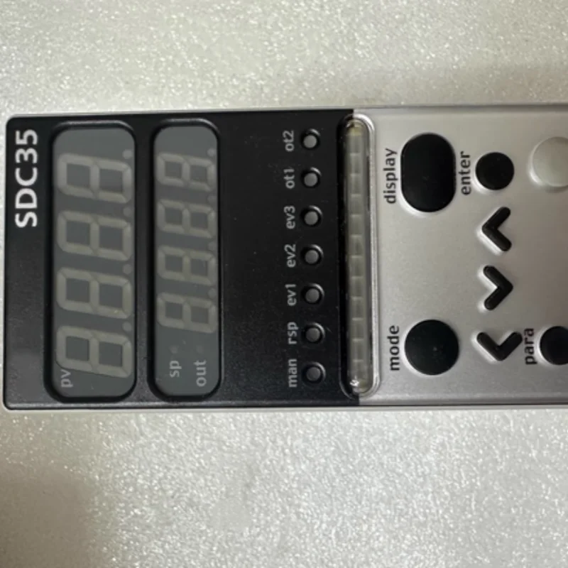 C15MTV0RA0200 C15MTV0RA0300 C15MTV0TA0100 C15MTV0TA0200 C15MTV0TA0300 Original Temperature Controller In Stock